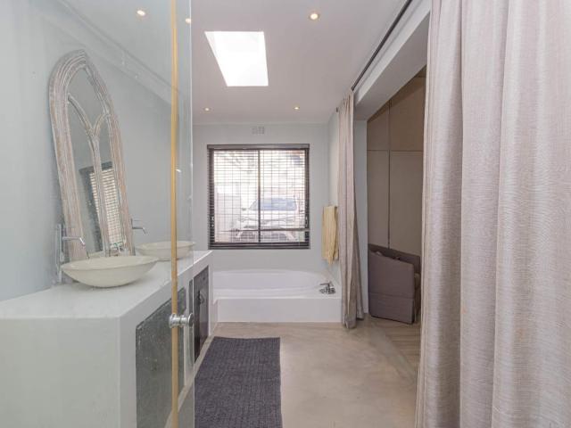 House for sale in Cape Town, Western Cape