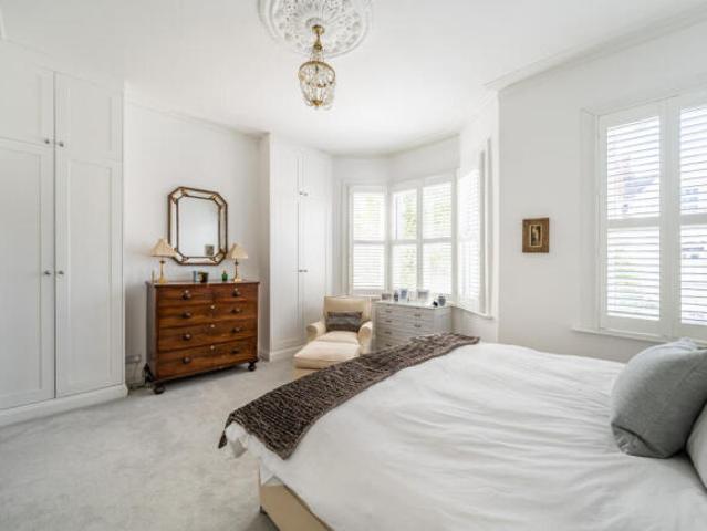 House for sale in Cat Hill