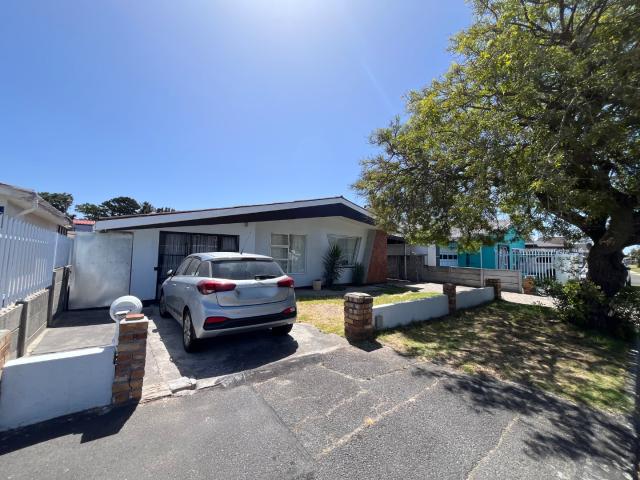 House for sale in Parow, Western Cape
