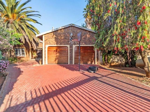 House for sale in Mohlakeng, Gauteng