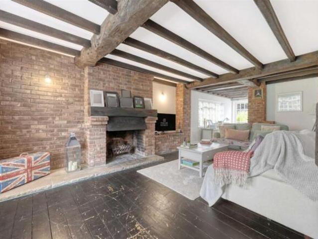 House for sale in Pilgrims' Hatch, Navestock Side