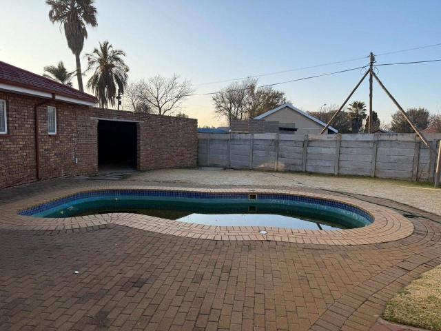 House for sale in Mohlakeng, Gauteng