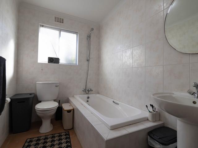 House for sale in Baardskeerdersbos, Western Cape
