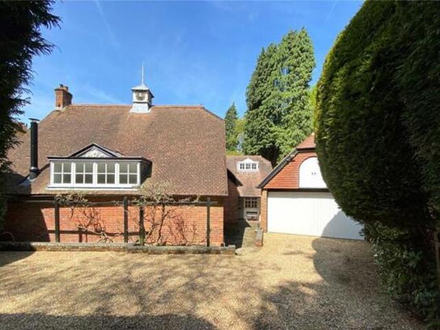 House for sale in Fole, Surrey