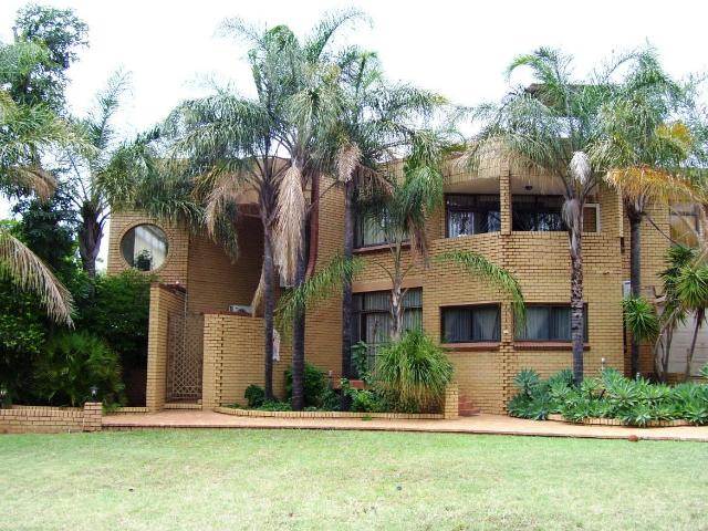 House for sale in Hartbeespoort Dam Nature Reserve House for sale in Hartbeespoort Dam Nature Reserve