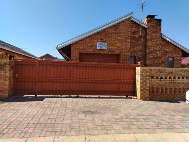 House for sale in Kagiso, Gauteng