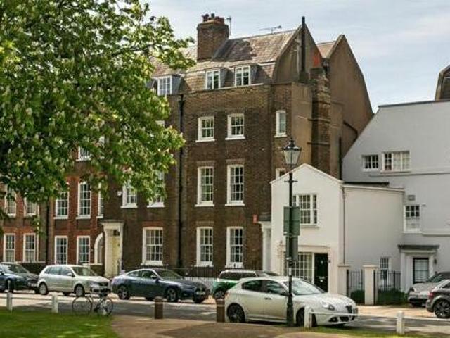 House for sale in Brentford End, Greater London