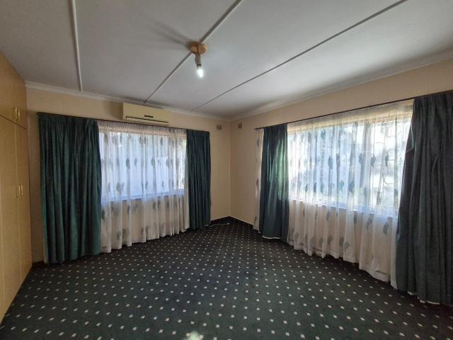 House for sale in Chatsworth, Kwazulu-natal