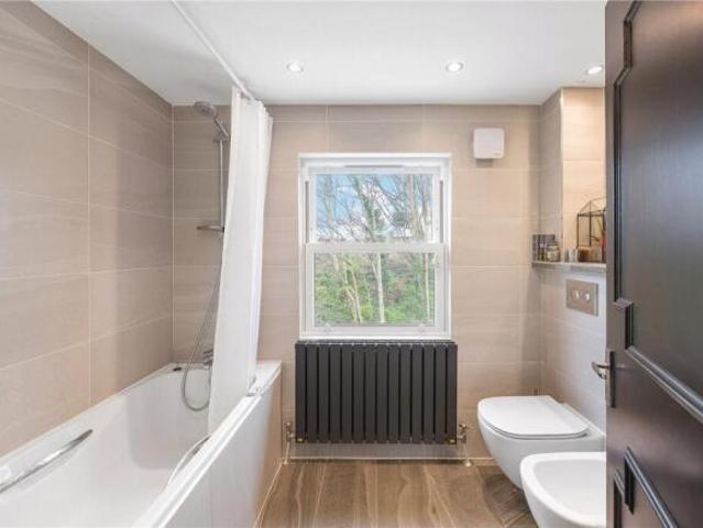 Cottage for sale in Nunhead, Greater London