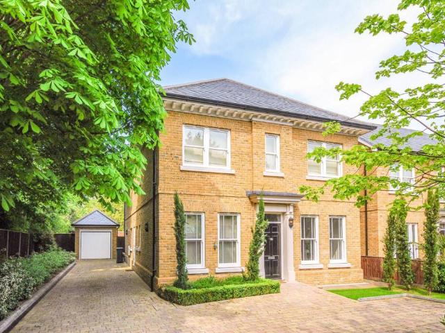 House for sale in Kingston Vale