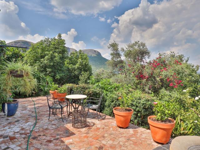House for sale in Hartbeespoort Dam Nature Reserve, North West