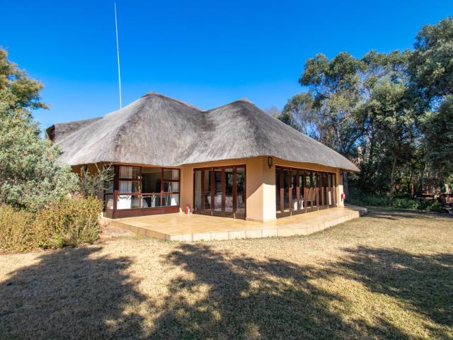 House for sale in Hartbeespoort Dam Nature Reserve, North West