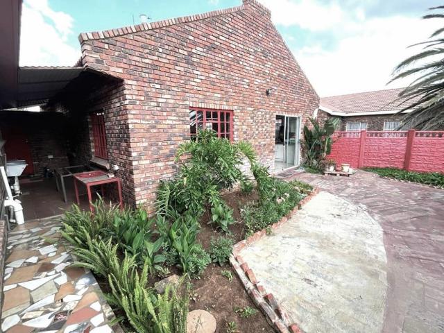 House for sale in Ditsobotla, North West