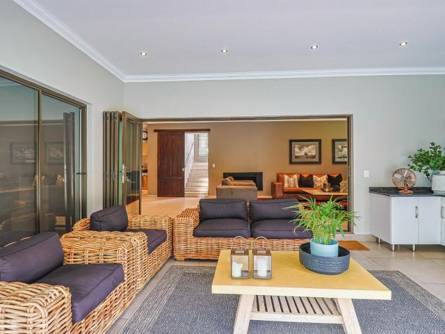 House for sale in Hartbeespoort Dam Nature Reserve, North West