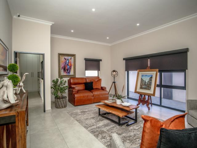 House for sale in Hartbeespoort Dam Nature Reserve, North West