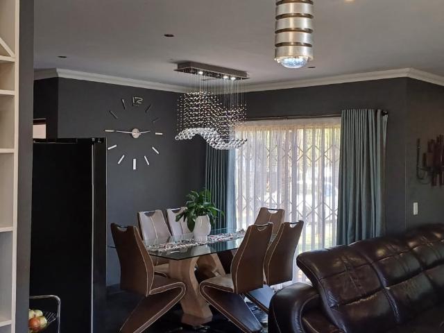 House for sale in Hartbeespoort Dam Nature Reserve, North West