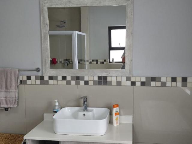 House for sale in Hartbeespoort Dam Nature Reserve, North West
