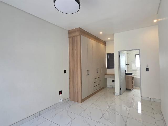 House for sale in Hartbeespoort Dam Nature Reserve, North West
