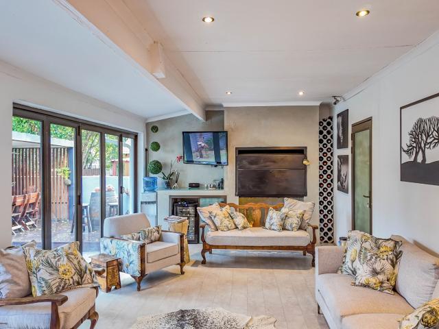 House for sale in Hartbeespoort Dam Nature Reserve, North West