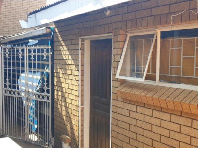 House for sale in Mohlakeng, Gauteng