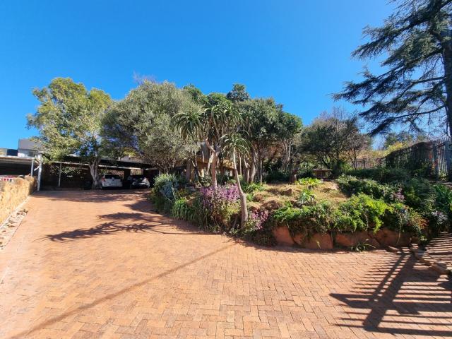 House for sale in Johannesburg, Mondeor