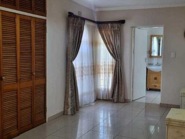 House for sale in Johannesburg, Mondeor