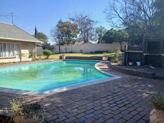 House for sale in Johannesburg, Mondeor