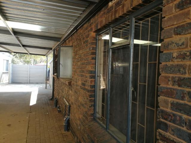 House for sale in Hartbeespoort Dam Nature Reserve, North West