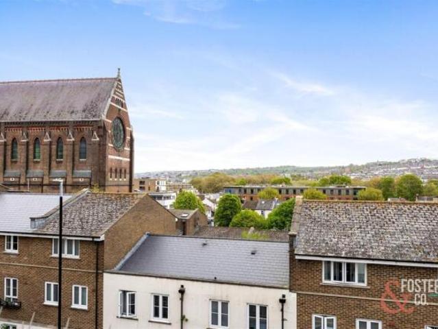 House for sale in Round Hill, Brighton & Hove