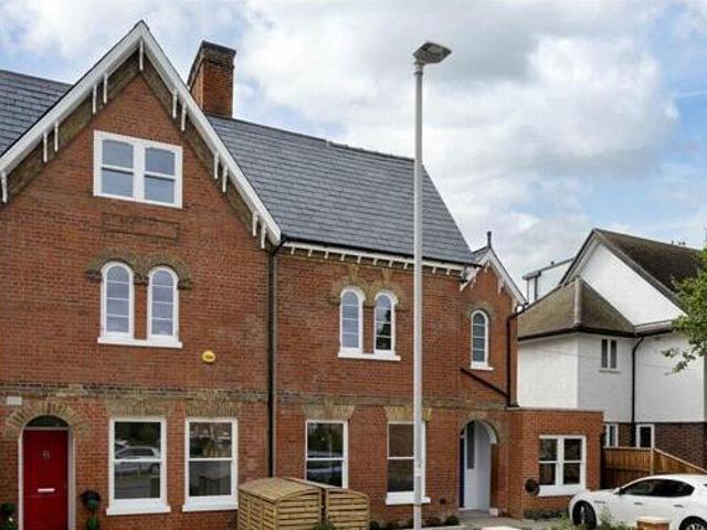House for sale in New Malden, Greater London