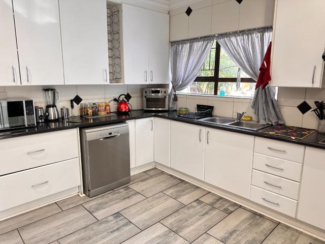 House for sale in Waterkloof, Gauteng