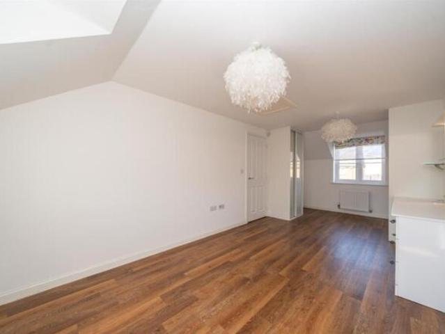 House for sale in Batchworth, Hertfordshire