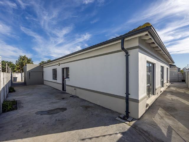 House for sale in Table View, Western Cape