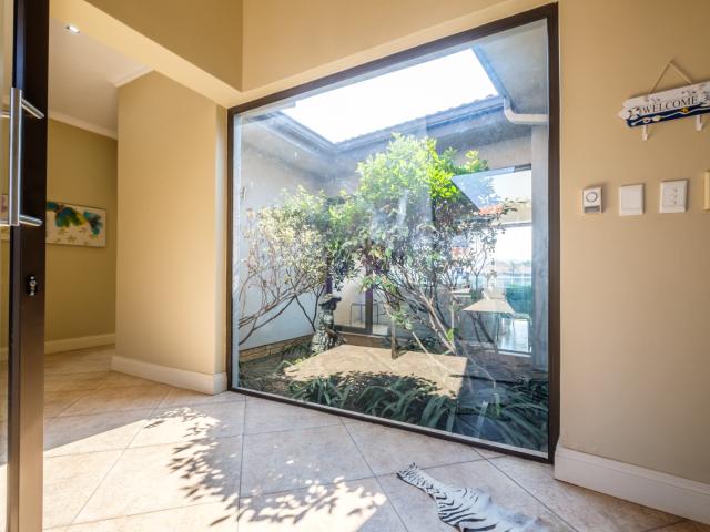 House for sale in Hartbeespoort Dam Nature Reserve, North West