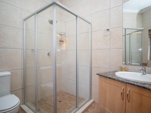 House for sale in Hartbeespoort Dam Nature Reserve, North West