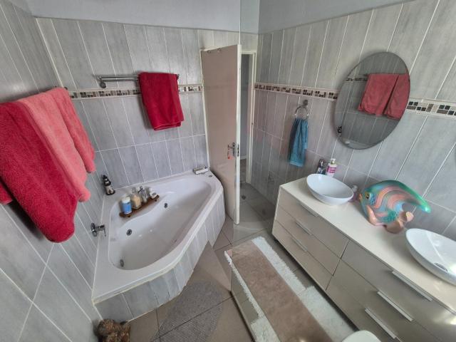House for sale in Ugu District Municipality, Kwazulu-natal
