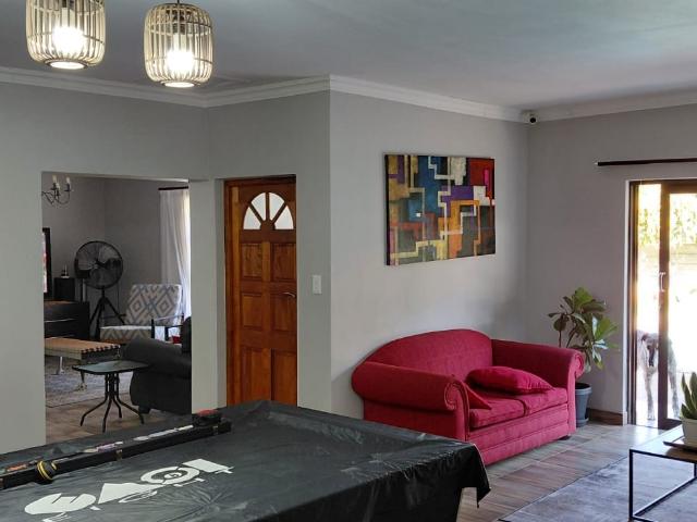 House for sale in Hartbeespoort Dam Nature Reserve, North West