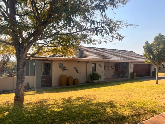 House for sale in Hartbeespoort Dam Nature Reserve, North West