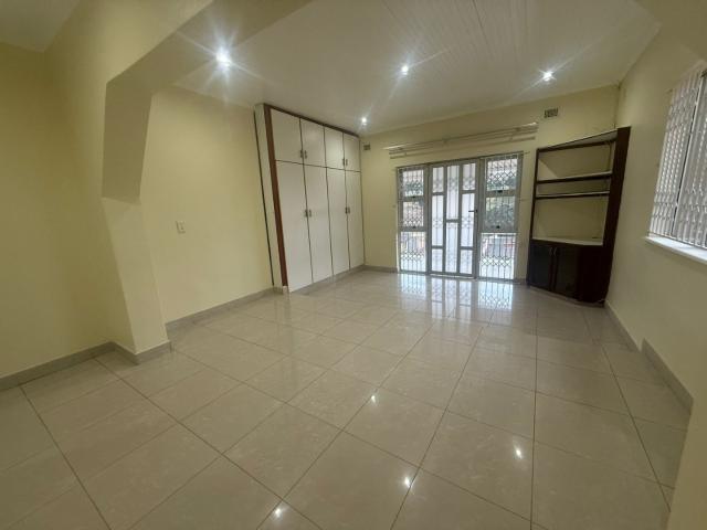 House for sale in Chatsworth, Kwazulu-natal