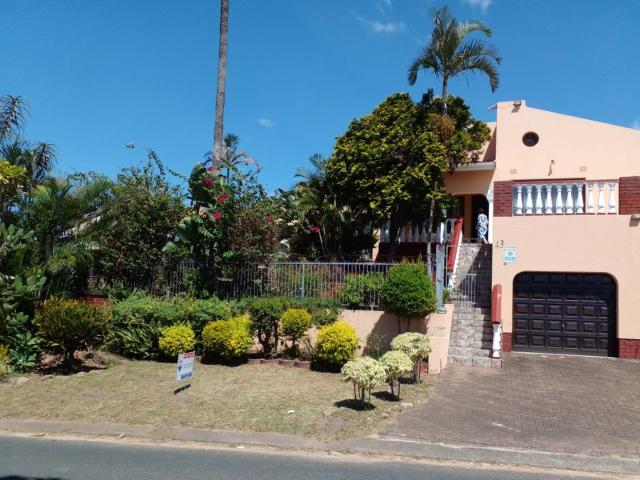 House for sale in Chatsworth, Kwazulu-natal