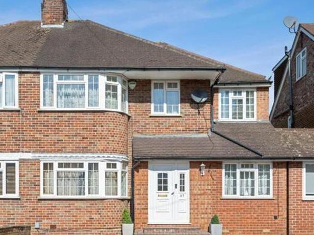 House for sale in Little Stanmore, Greater London