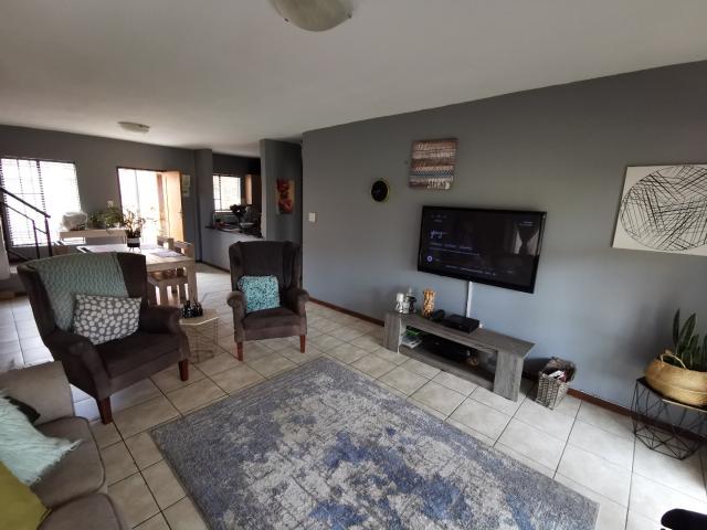 House for sale in Theresapark, Waterkloof