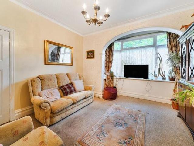 House for sale in Cat Hill