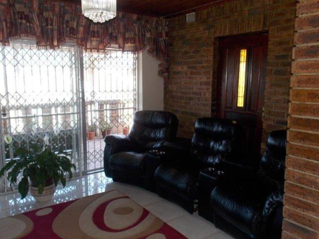 House for sale in Chatsworth, Kwazulu-natal