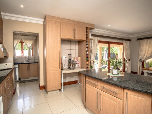 House for sale in Hartbeespoort Dam Nature Reserve, North West