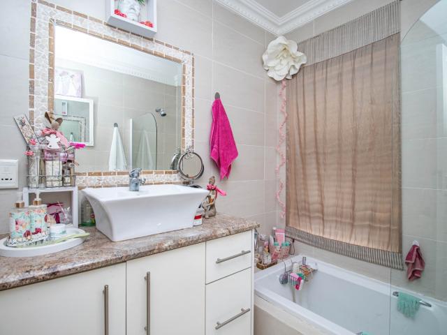 House for sale in Hartbeespoort Dam Nature Reserve, North West