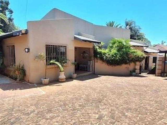 House for sale in Roodepoort