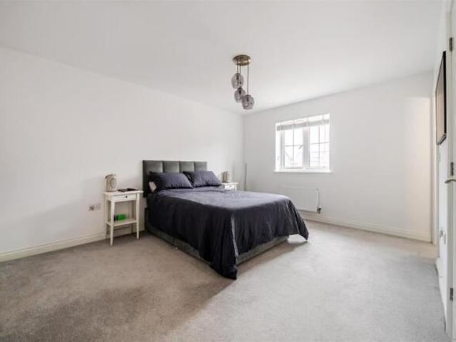 Farm for sale in Covent Garden, Greater London