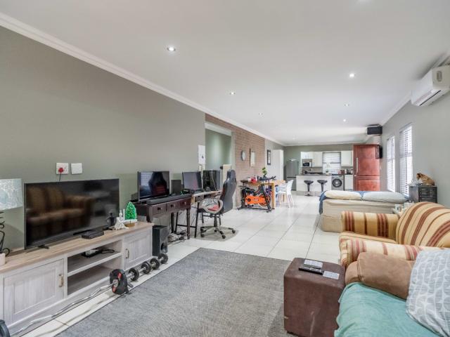 House for sale in Winston Park, Kwazulu-natal