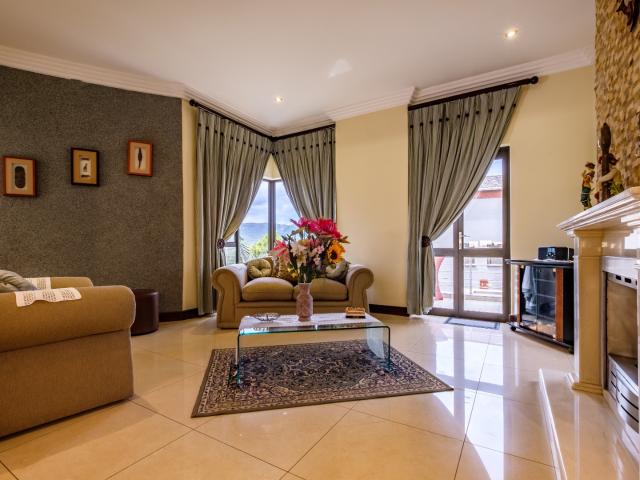 House for sale in Hartbeespoort Dam Nature Reserve, North West